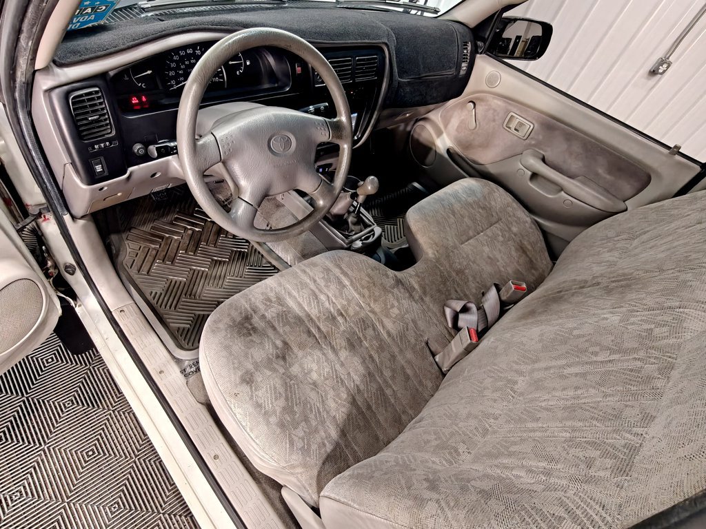 Used 2001 Toyota Tacoma 4x4 Regular Cab w/ Enhancement Pkg image 4