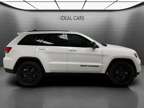 Used 2020 Jeep Grand Cherokee Laredo RWD image 4
