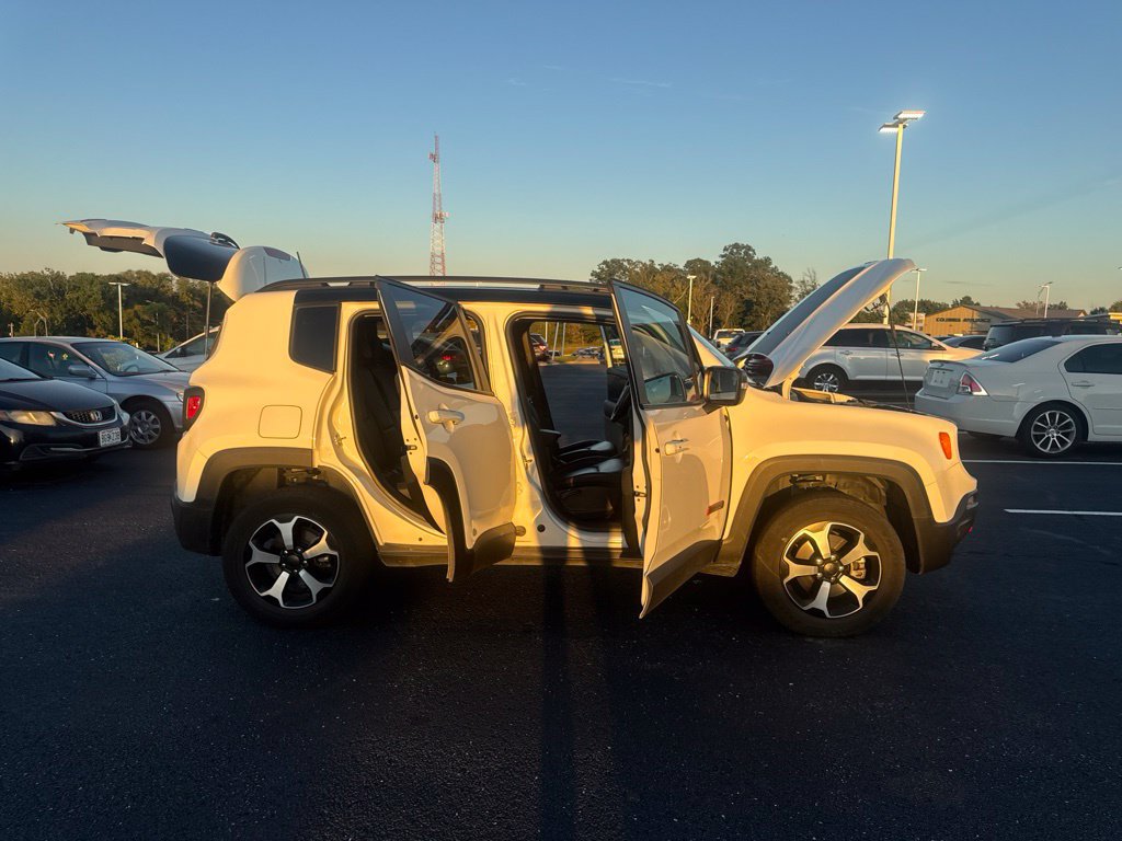 Used 2021 Jeep Renegade Trailhawk AWD/4WD image 40