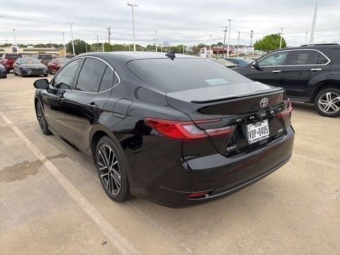 Used 2025 Toyota Camry XLE image 6