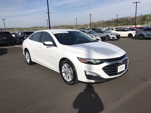 Used 2024 Chevrolet Malibu LT FWD image 2