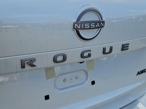 New 2026 Nissan Rogue SV w/ Cold Weather Package AWD/4WD image 6