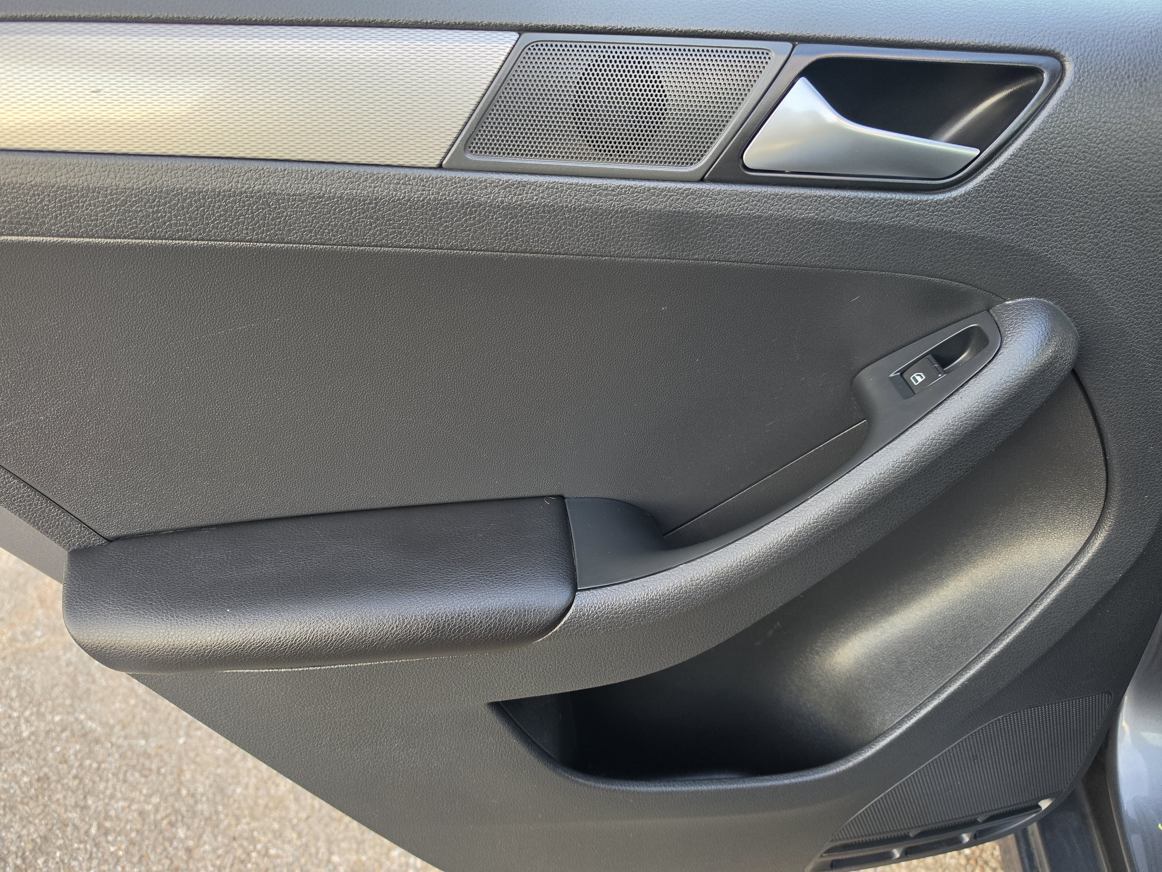 Used 2017 Volkswagen Jetta S FWD image 18