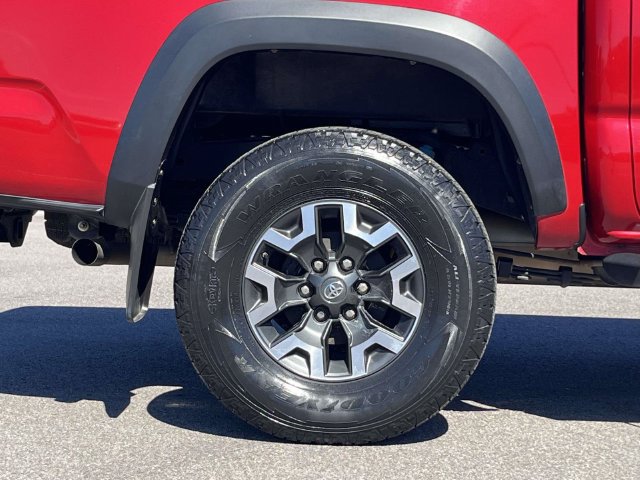 Used 2019 Toyota Tacoma TRD Off-Road AWD/4WD image 9