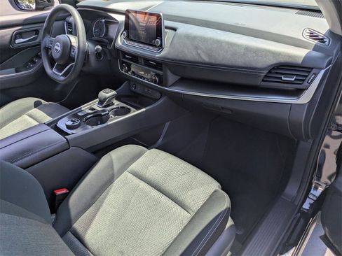 Used 2024 Nissan Rogue SV image 30