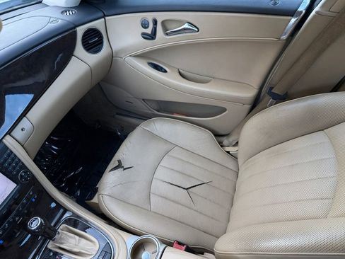 Used 2006 Mercedes-Benz CLS 500 image 17