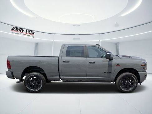 New 2026 RAM 2500 Laramie AWD/4WD image 2