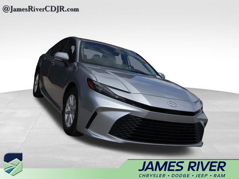 Used 2026 Toyota Camry LE FWD image 6