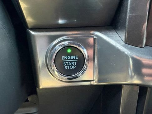 Used 2023 Ford F150 Lariat w/ Equipment Group 502A High AWD/4WD image 27