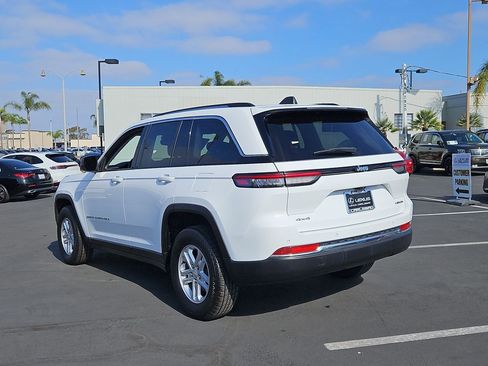 Used 2024 Jeep Grand Cherokee Laredo image 8