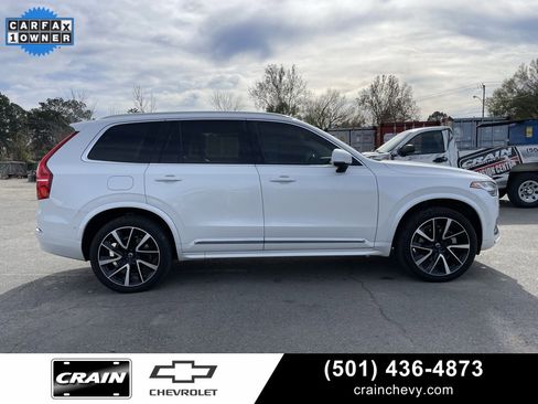 Used 2023 Volvo XC90 B6 Plus image 9