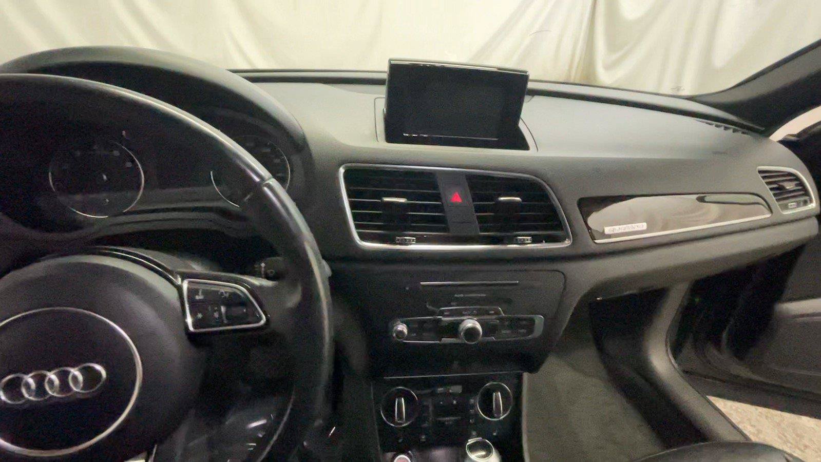 Used 2018 Audi Q3 2.0T Premium w/ Convenience Package AWD/4WD image 38