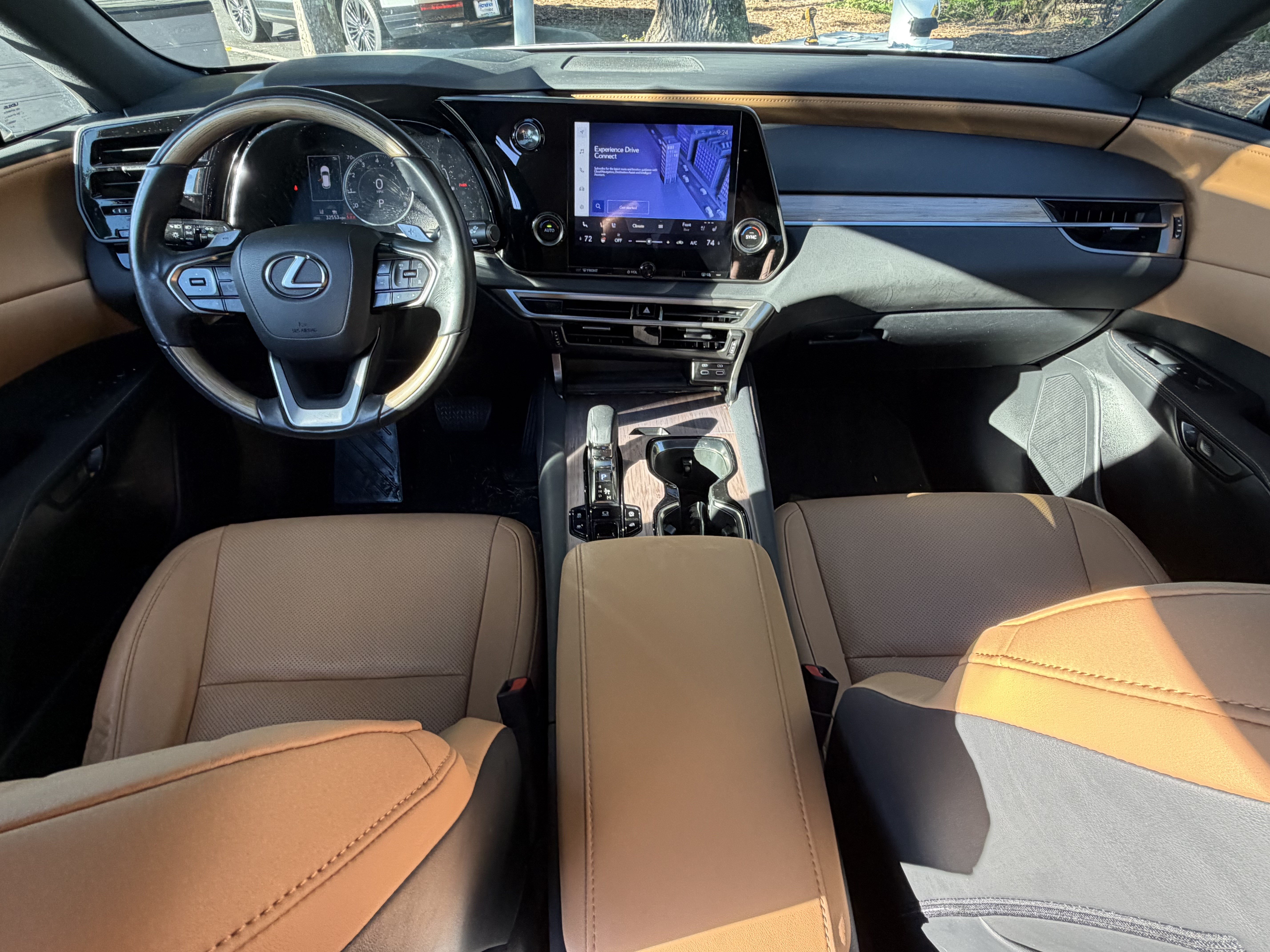 Used 2023 Lexus RX 350 Premium w/ Accessory Package AWD/4WD image 32
