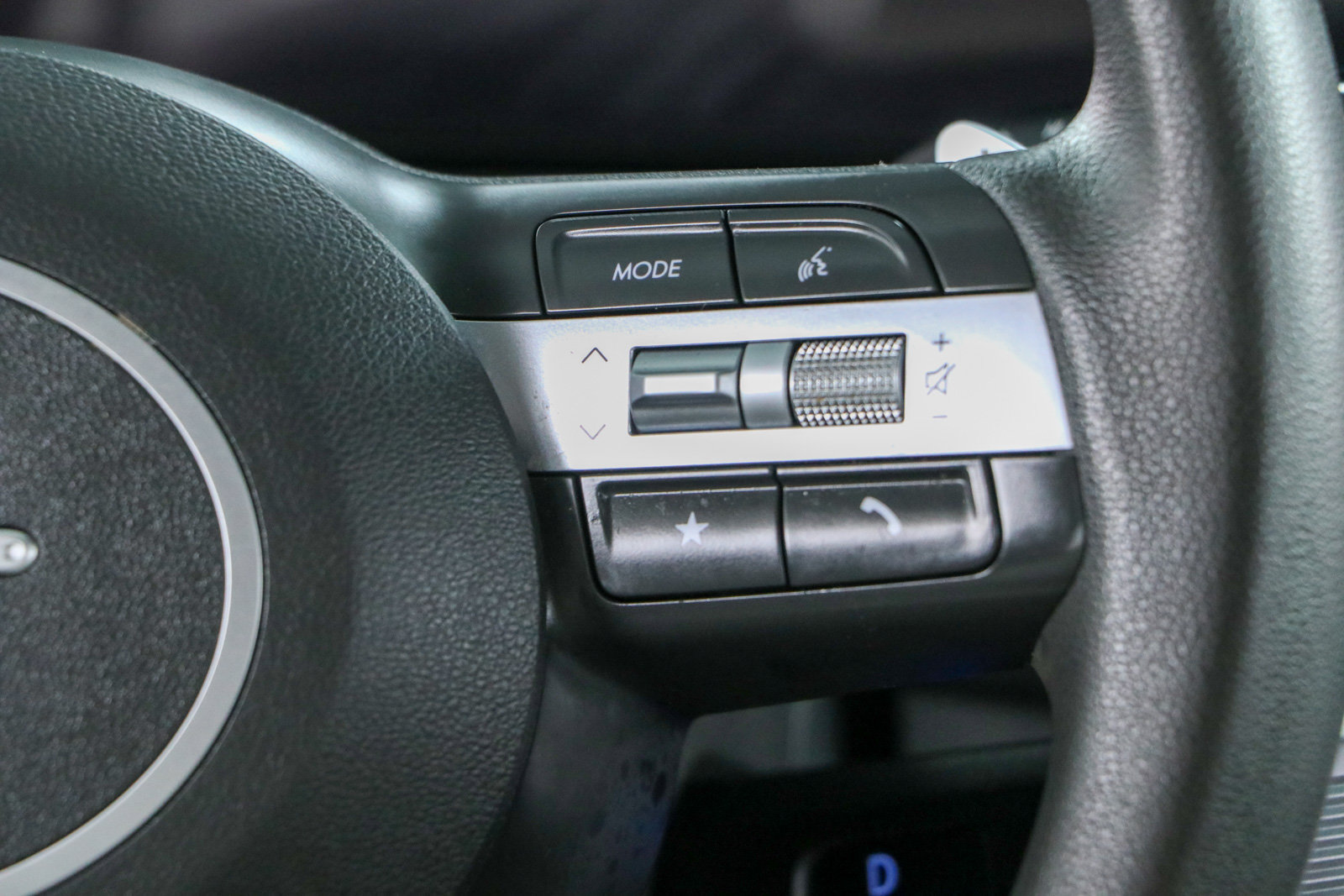 Used 2025 Hyundai Sonata SEL FWD image 14