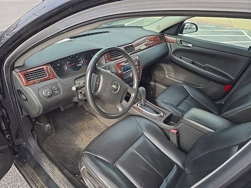 Used 2008 Chevrolet Impala LTZ image 12