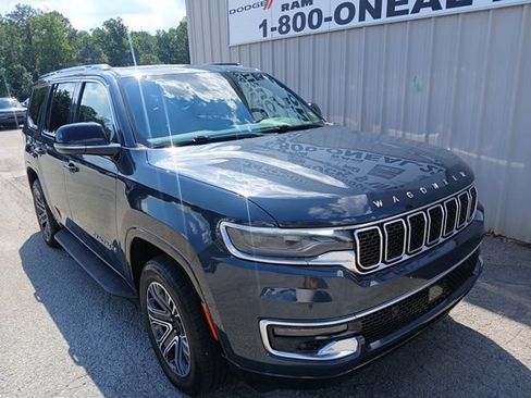 Used 2023 Jeep Wagoneer 4WD w/ Premium Group I image 1