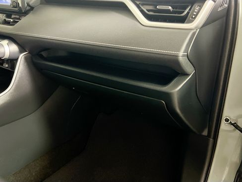 Used 2019 Toyota RAV4 XLE Premium w/ Cold Weather Package FWD image 34