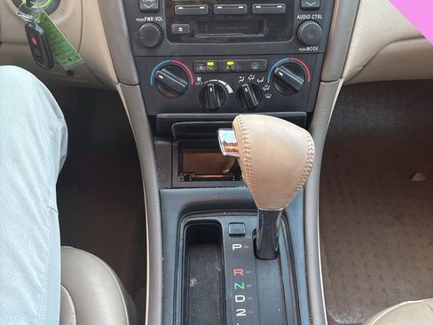 Used 2004 Toyota Avalon XLS image 12