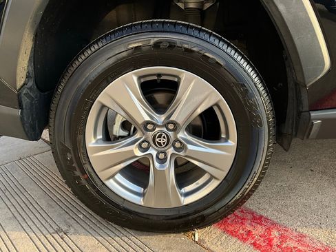 Used 2025 Toyota RAV4 XLE image 9