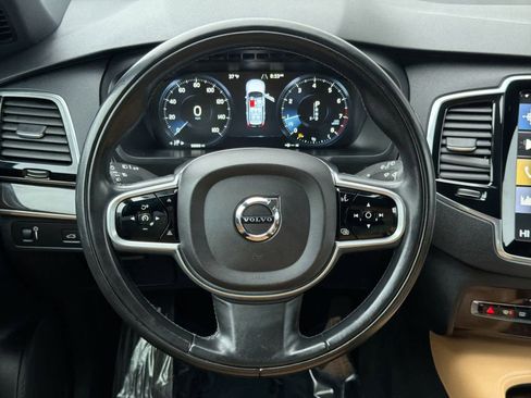 Used 2018 Volvo XC90 T6 Momentum w/ Convenience Package image 24