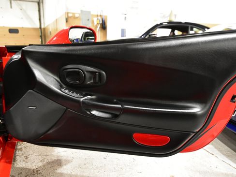 Used 2002 Chevrolet Corvette Coupe w/ Preferred Equipment Group2 image 41