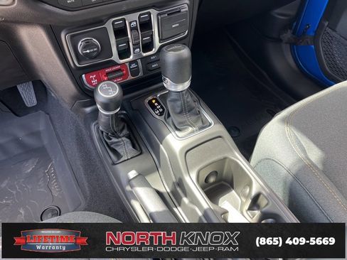 New 2025 Jeep Gladiator Sport image 11