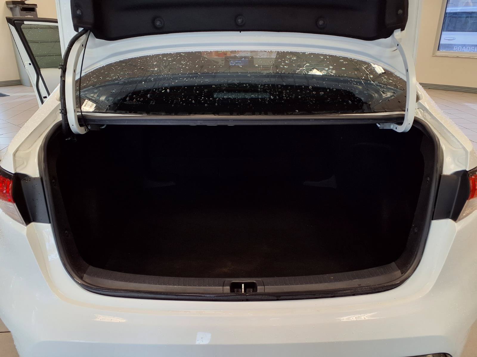 Used 2020 Toyota Corolla SE FWD image 19