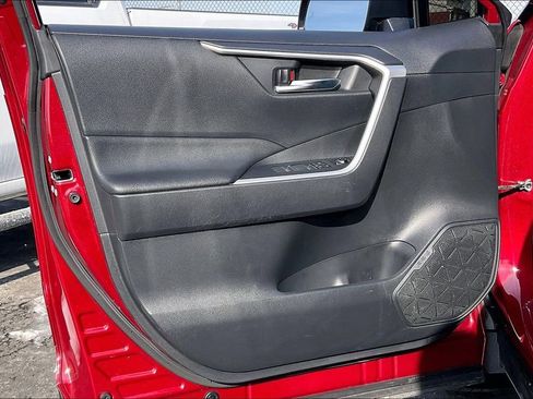 Used 2022 Toyota RAV4 XLE image 21