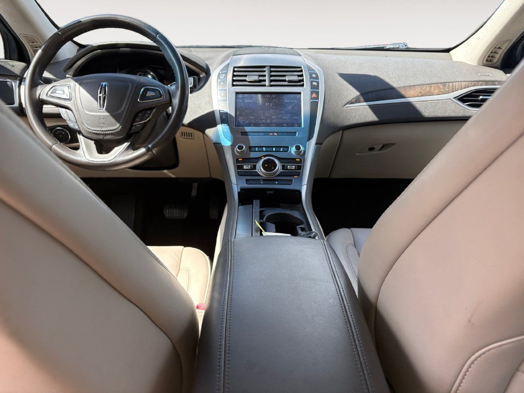 Used 2019 Lincoln MKZ Reserve FWD image 10