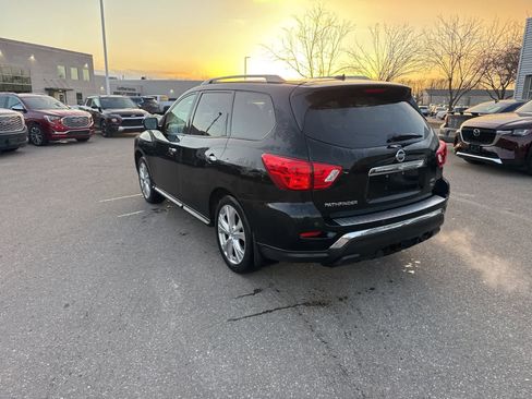 Used 2018 Nissan Pathfinder SL w/ SL Premium Package image 7