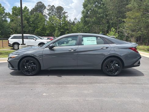 New 2026 Hyundai Elantra SEL Sport Premium FWD image 2