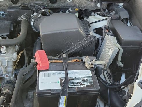 Used 2018 Toyota RAV4 XLE FWD image 41