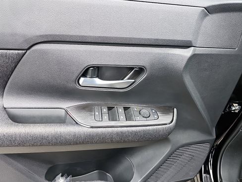 New 2026 Nissan Kicks SV w/ Cold Weather Package AWD/4WD image 9