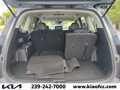 Certified 2024 Kia Telluride LX FWD image 10