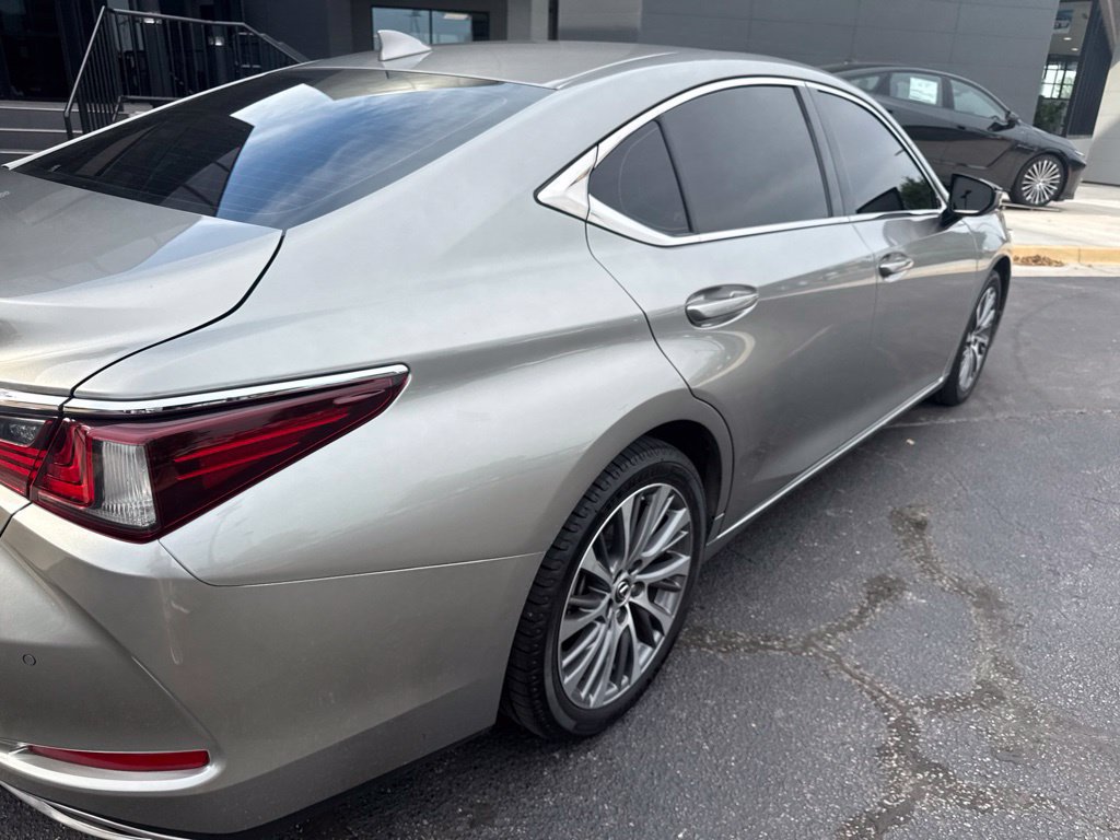 Used 2019 Lexus ES 350 w/ Premium Package FWD image 4