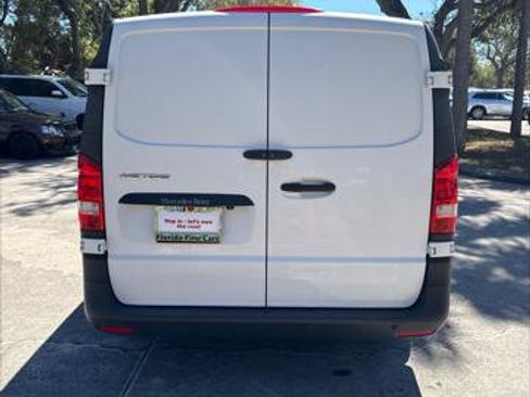 Used 2021 Mercedes-Benz Metris image 8