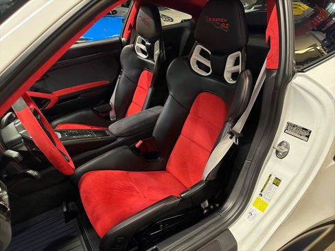 Used 2018 Porsche 911 GT2 RS RWD image 24