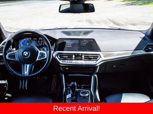 Used 2022 BMW 330i Sedan w/ M Sport Package RWD image 8