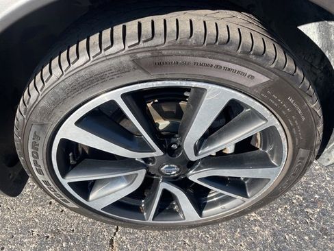 Used 2018 Nissan Rogue Sport SL w/ SL Premium Package image 18