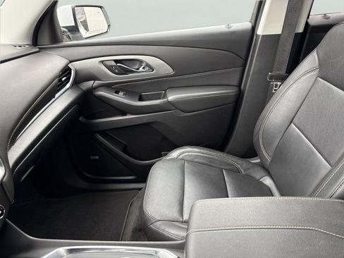 Used 2019 Chevrolet Traverse LT w/ LT Premium Package image 22