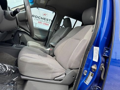 Used 2012 Nissan Frontier SV AWD/4WD image 4