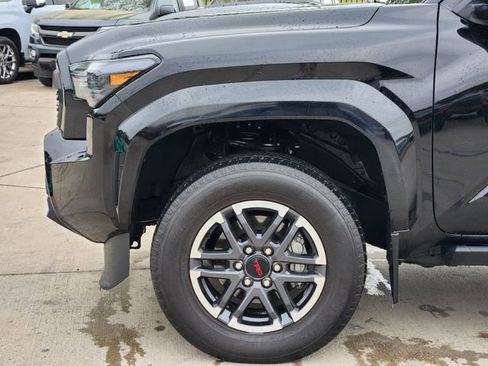 Used 2024 Toyota Tacoma TRD Sport w/ TRD Sport Upgrade Package image 6