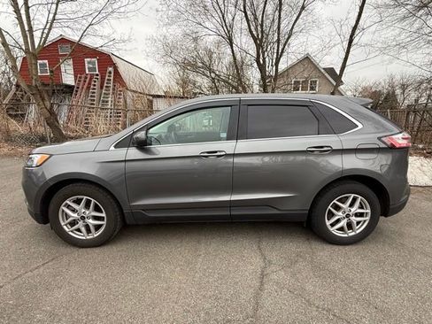 Used 2023 Ford Edge SEL w/ Convenience Package image 3