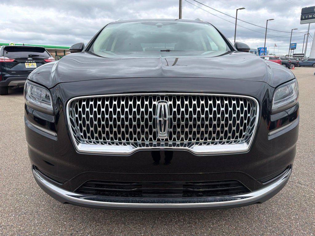 Used 2023 Lincoln Nautilus Reserve AWD/4WD image 3