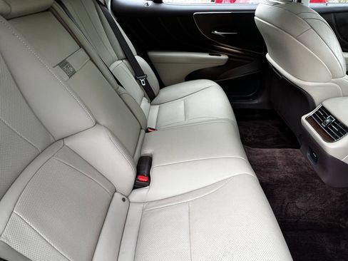 Used 2018 Lexus LS 500 AWD w/ Accessory Package (Z1) image 42