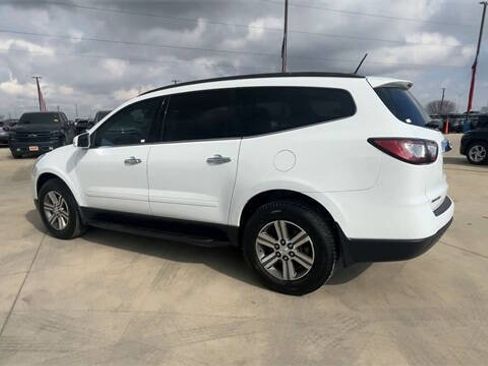 Used 2017 Chevrolet Traverse LT image 6