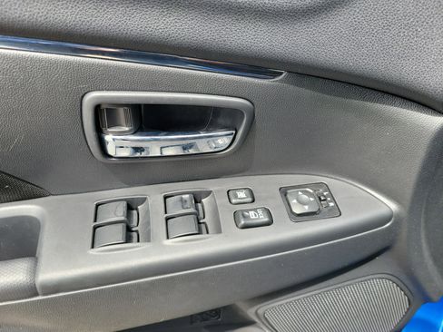 Used 2025 Mitsubishi Outlander Sport LE AWD/4WD image 27