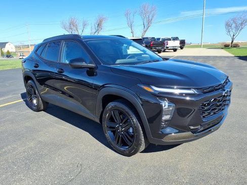 New 2026 Chevrolet Trax ACTIV FWD image 3