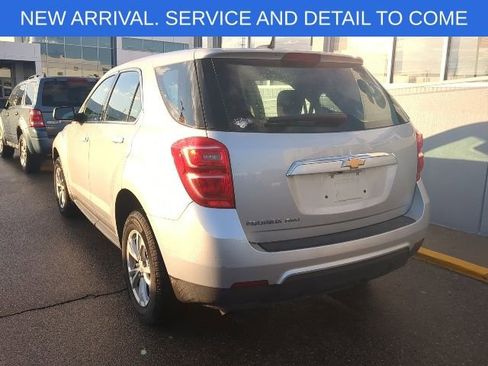 Used 2017 Chevrolet Equinox LS image 3