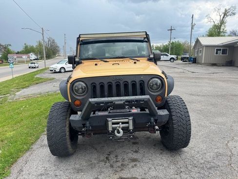 Used 2013 Jeep Wrangler Unlimited Sport w/ Connectivity Group AWD/4WD image 2